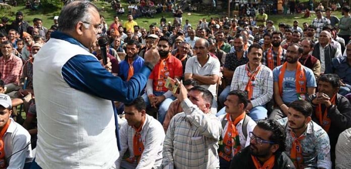 BJP’s Tarun Chugh Criticizes Congress for J&K’s Issues, Highlights Modi Government’s Vision for the Region