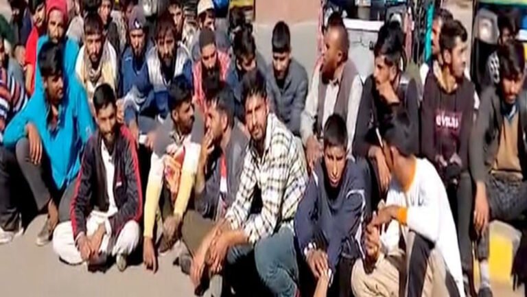Assam Locals Detain 44 Labourers From Jammu And Kashmir