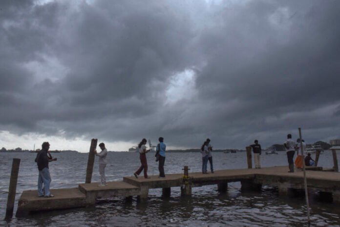 Weather: Rain in Kochi